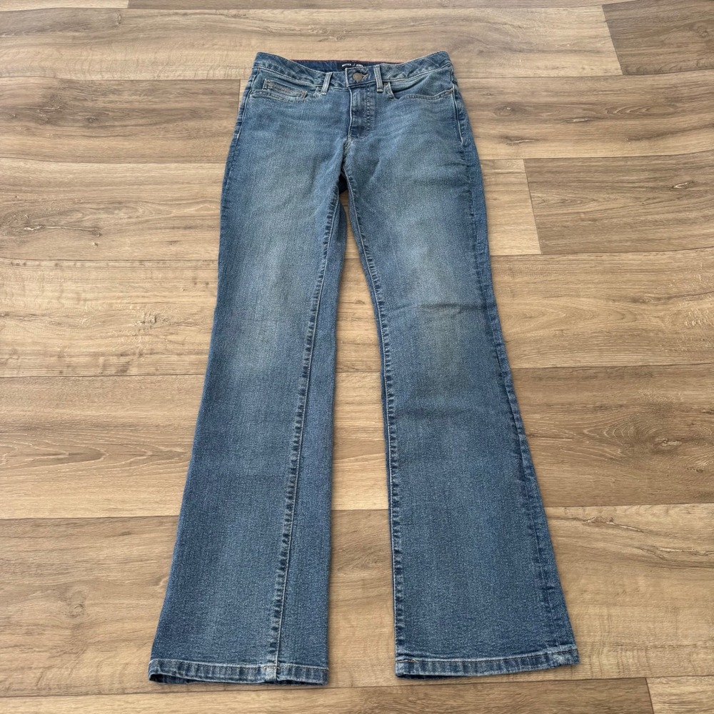Nautica Jeans Co Womens Size 4 Medium Wash Stretch Bootcut Denim Blue Jeans